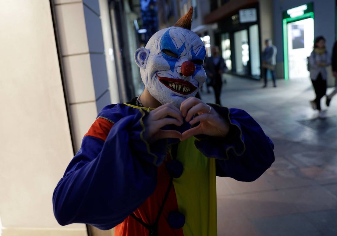 Zombies, witches and skeletons stroll the streets of Malaga for Halloween... in pictures