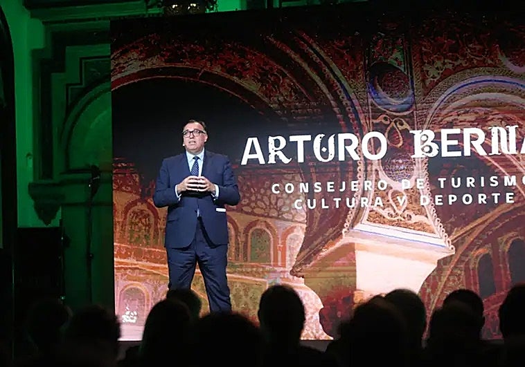 Regional minister for tourism Arturo Bernal at the presentation of the campaign