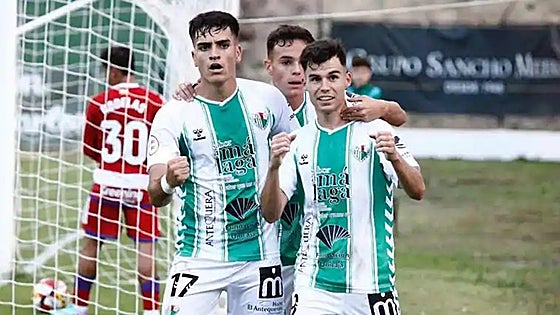 Free-scoring Antequera back in the play-off places