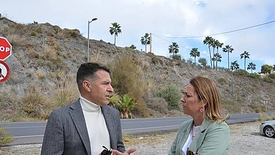 Axarquía road lit up after years of complaints