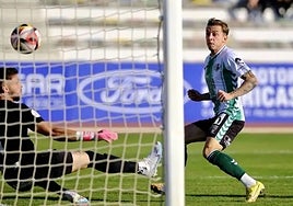 Loren puts Antequera in front in San Fernando.