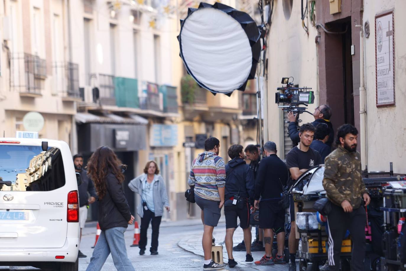 In pictures, Disney+ returns to Malaga to shoot the bullfighting series Maestro