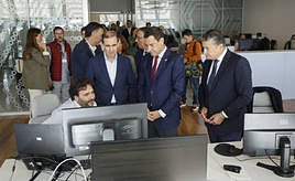 Moreno visiting the new Centro de Ciberseguridad.