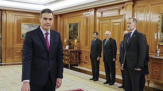 Pedro Sánchez pledges his office as PM before Spain's King Felipe VI