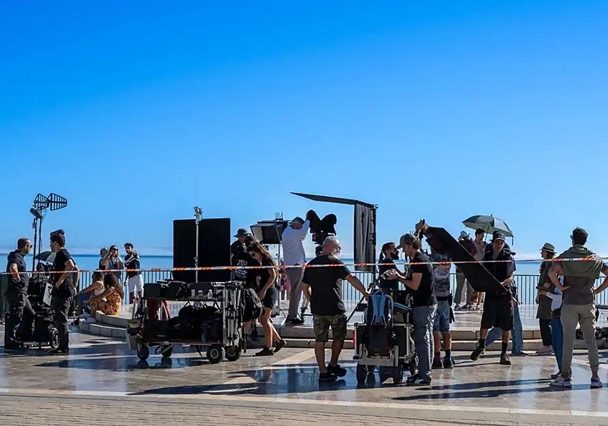Imagen principal - Elon Musk's sister shoots her new movie, Wallbanger, in Nerja