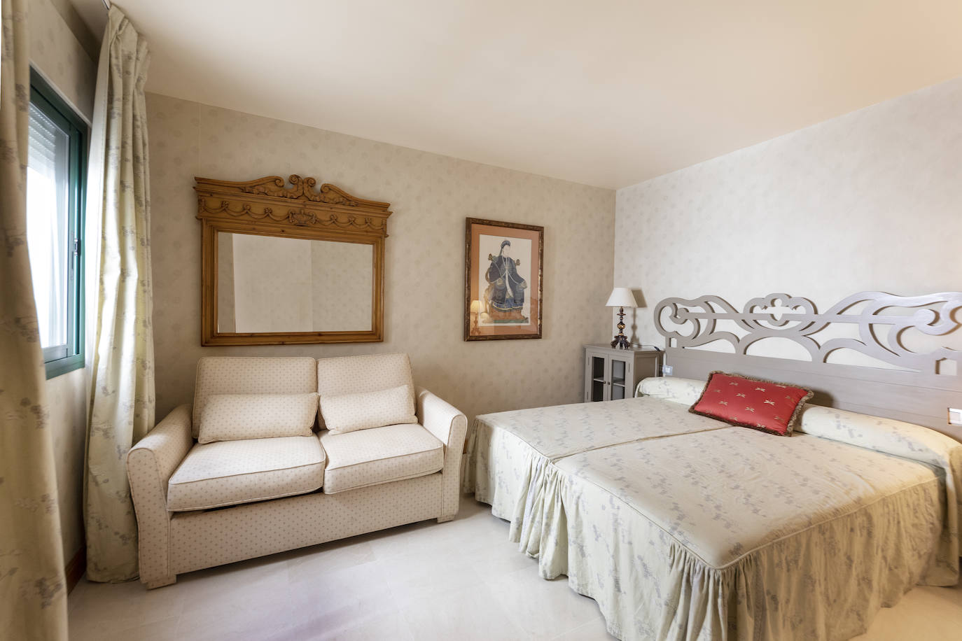 Take a tour of the most expensive pre-owned apartment in Malaga, in pictures