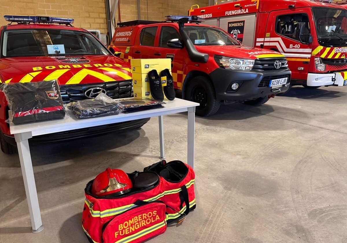 State-of-the-art uniforms and new logo to mark 40th anniversary of Fuengirola fire service