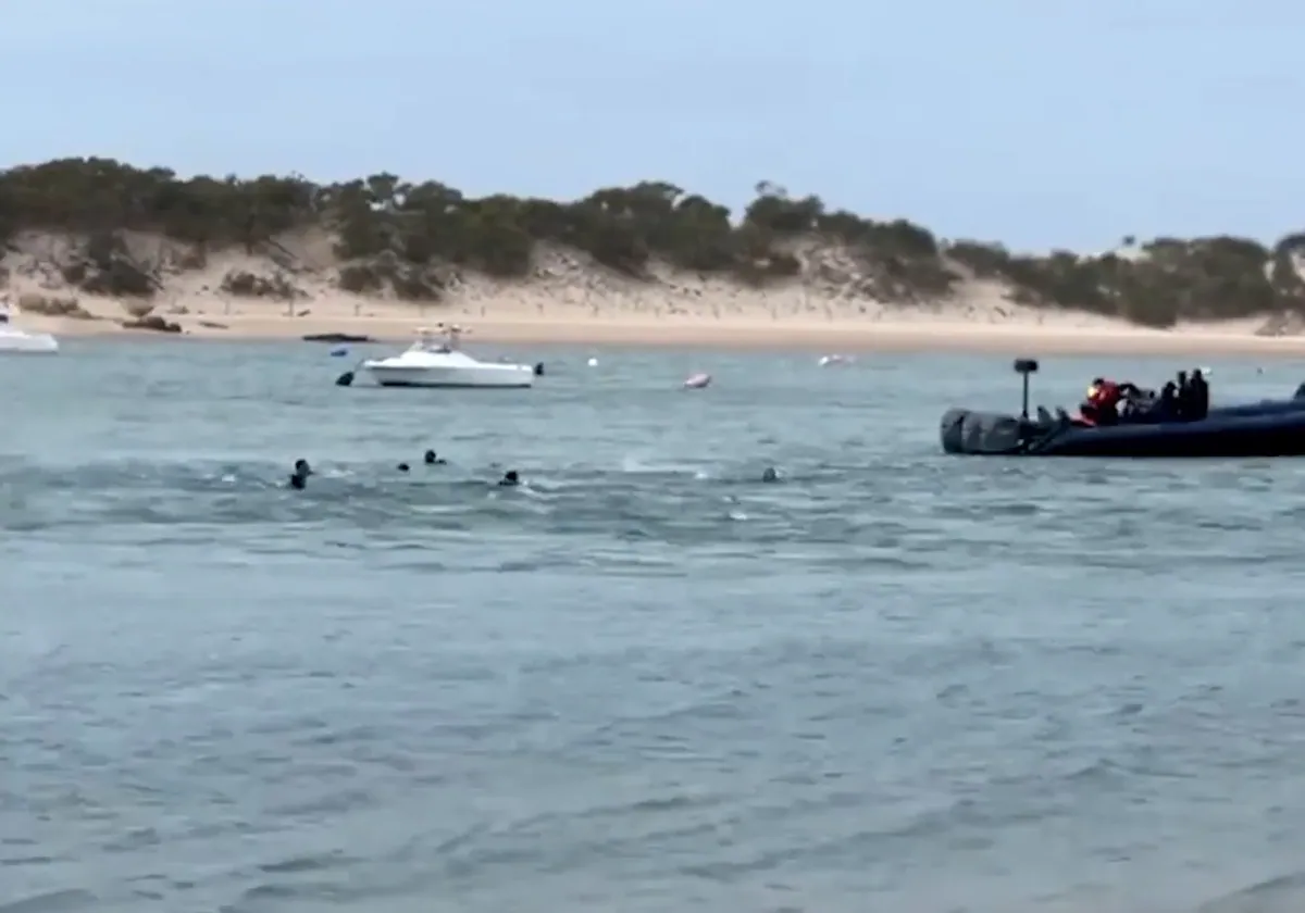 Four migrants drown after being thrown into the sea by traffickers