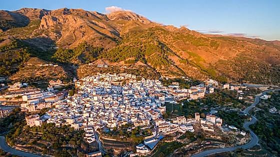 Canillas de Aceituno: A land of silkworms and mulberry trees