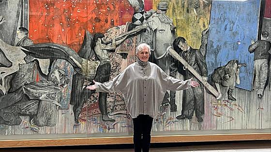 Glenn Close pays a surprise visit to Malaga