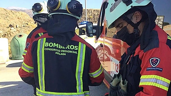 Woman killed after vehicle rolls off road in Malaga province