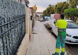Cleaning streets with drinking water is now banned