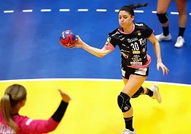 Málaga Costa del Sol's Sole López with the ball against the Netherlands.