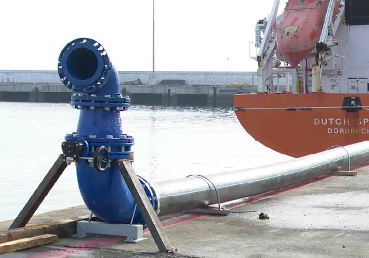 The Dutch Spirit tanker, in Bermeo port (file image).