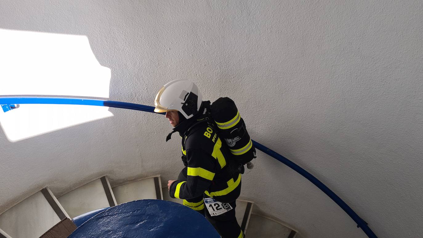 Fuengirola's vertical race for firefighters, in images