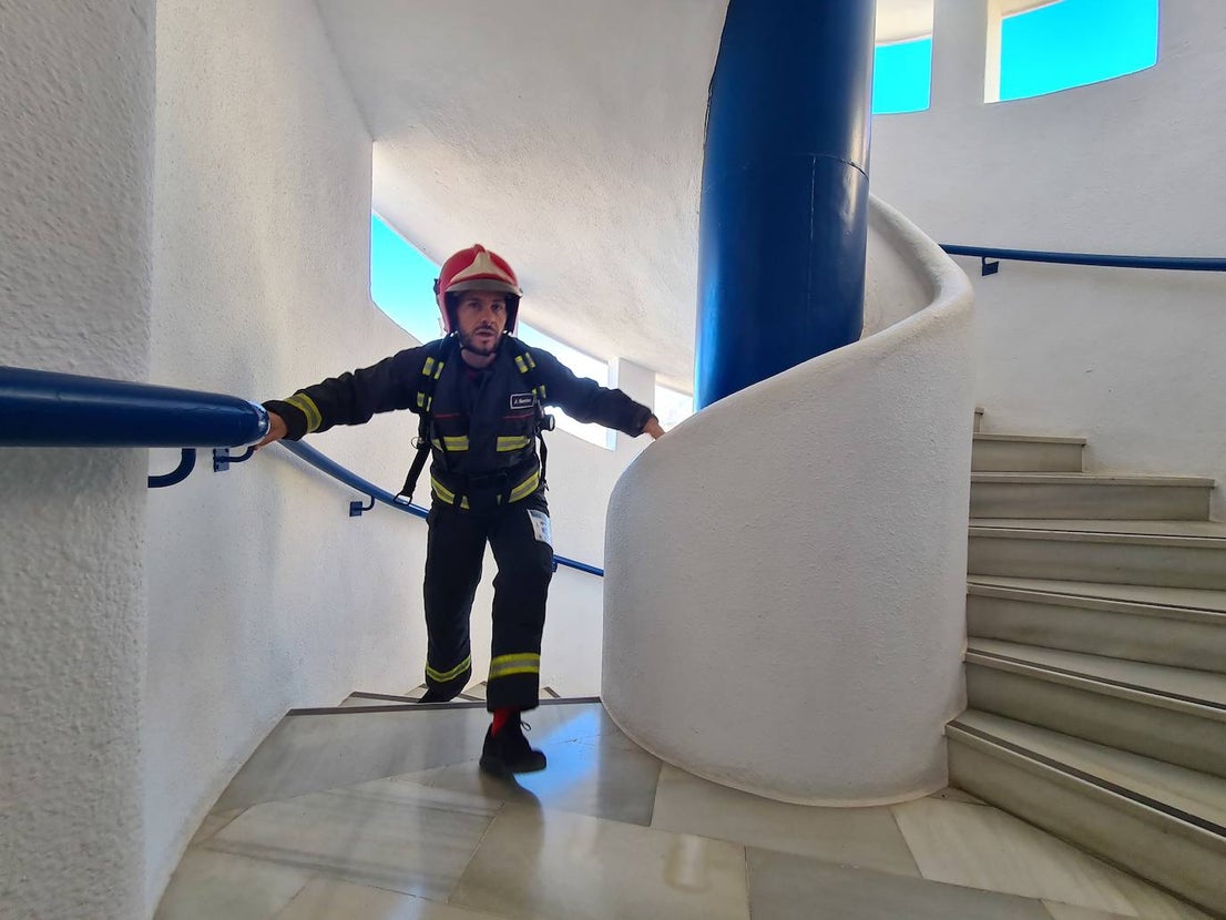 Fuengirola's vertical race for firefighters, in images