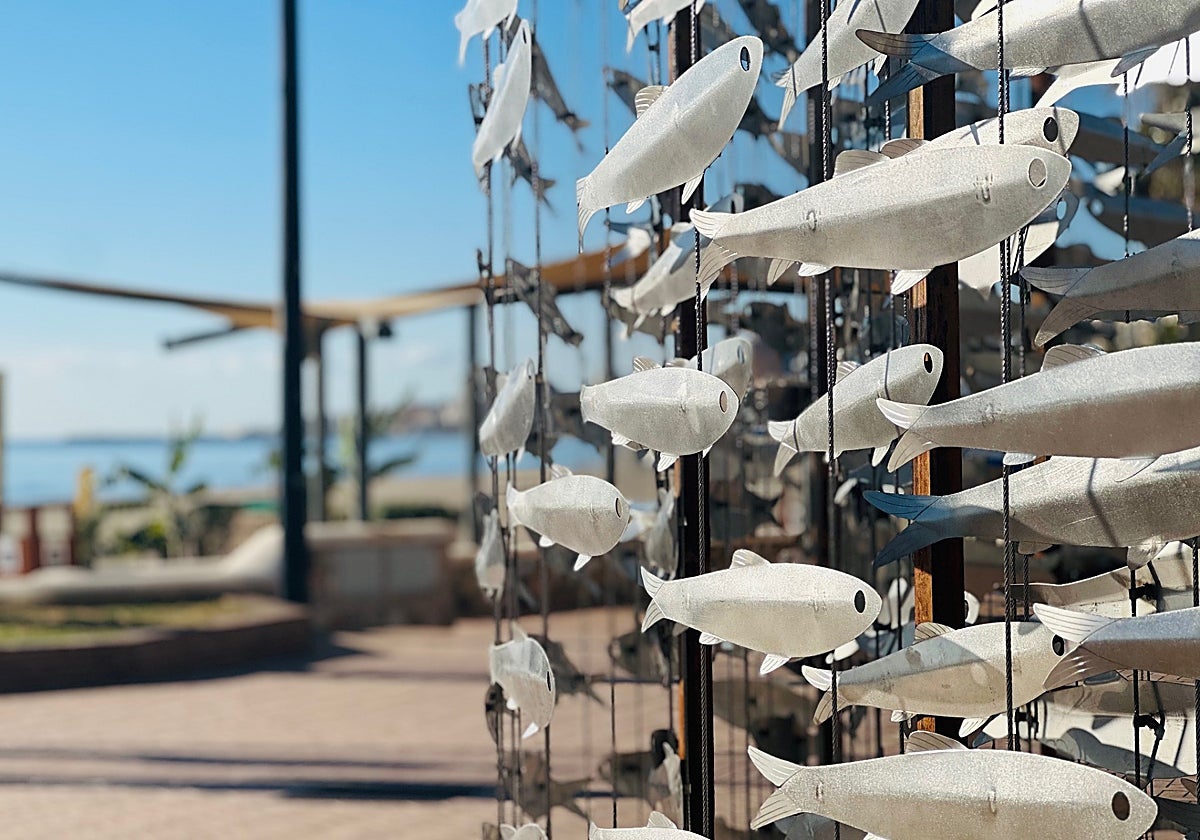 The sculpture located on the promenade.