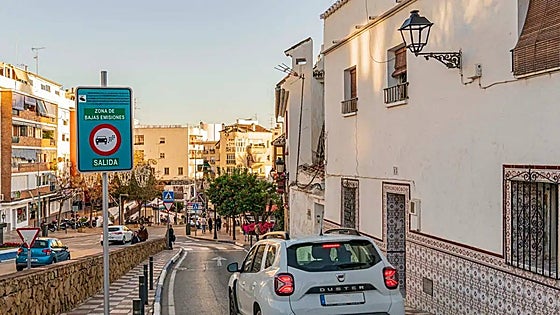 Low emission zone signs installed in Marbella and San Pedro