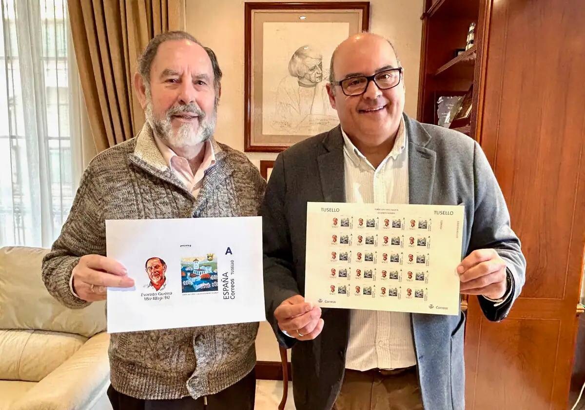 Evaristo Guerra and Jesús Lupiañez wiith the stamps