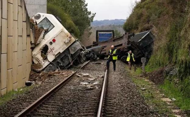 Driver injured after freight train derails in north of Spain