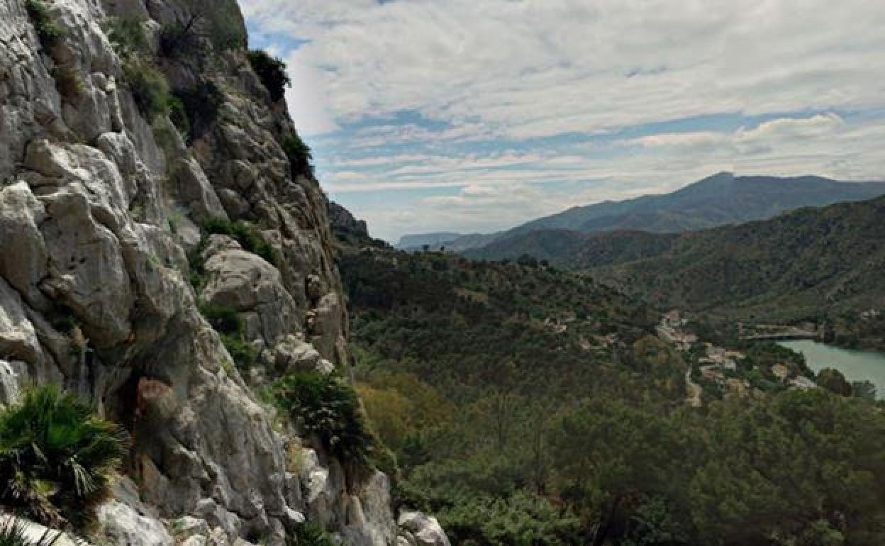 Woman climber dies in El Chorro after being struck on head by rock