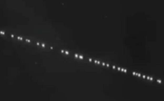 Starlink satellites: the straight line of lights in the sky over Spain ...