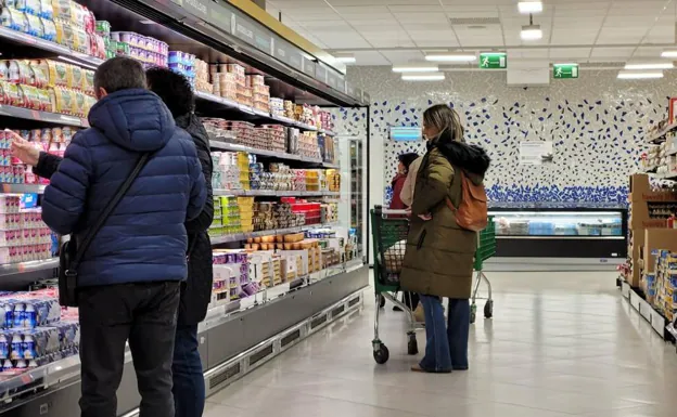 Food prices rose more than 15 per cent in Spain last month