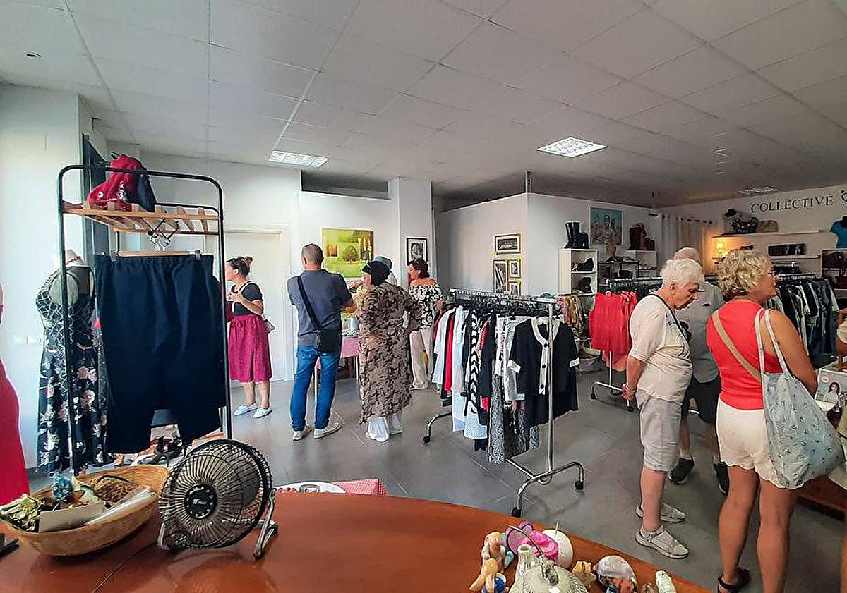Imagen principal - Collective Calling opens new boutique in Sabinillas