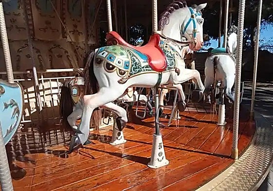 The iconic merry-go-round in Parque de la Batería.