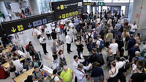 Study into Malaga Airport expansion commissioned as passenger numbers soar