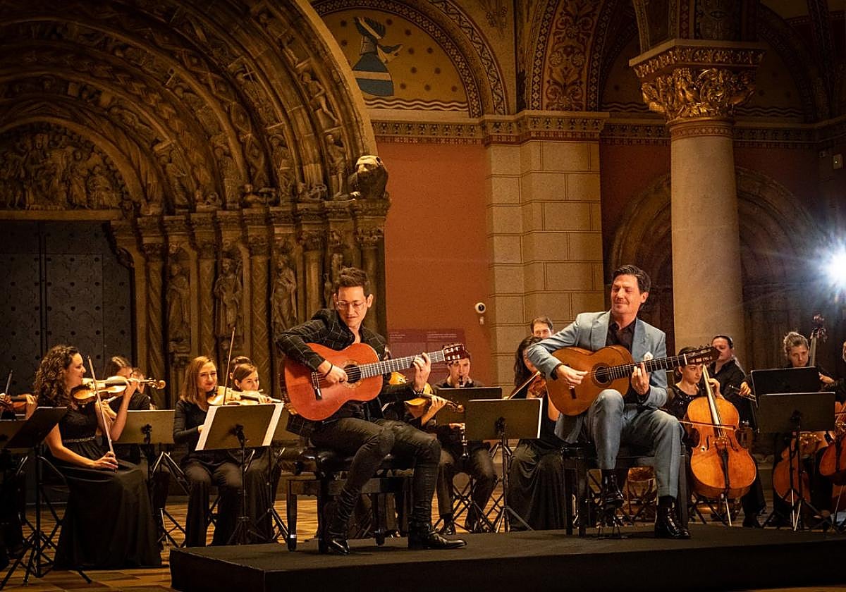 Alexander Kilian (left) and Jan Pascual at a concert in Budapest.