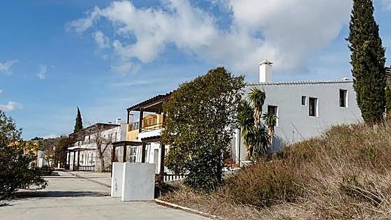 Andalusian regional government to hand over abandoned 6.3-million-euro holiday complex to Axarquía village