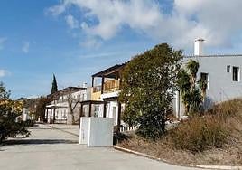 The Villa Turística de Periana has been closed since 2012.