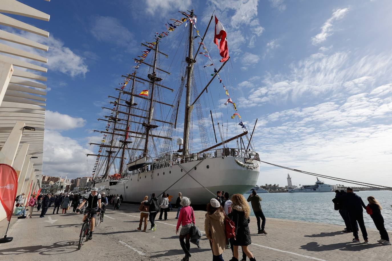 The pride of the Peruvian Navy sails into Malaga and opens its decks to the public, in pictures