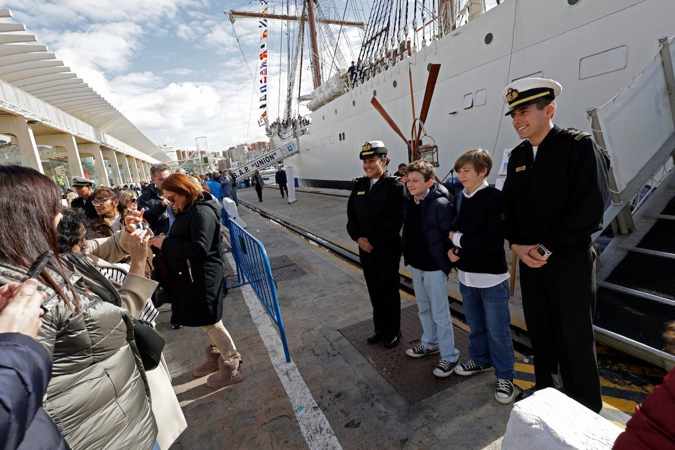The pride of the Peruvian Navy sails into Malaga and opens its decks to the public, in pictures