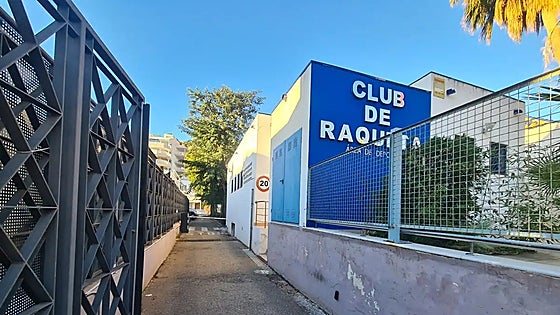 One thousand euros a month to use the narrow lane that connects their homes with a public highway on the Costa del Sol