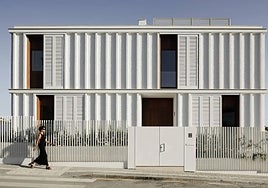 The property is in the Malaga city area of Colinas del Limonar.