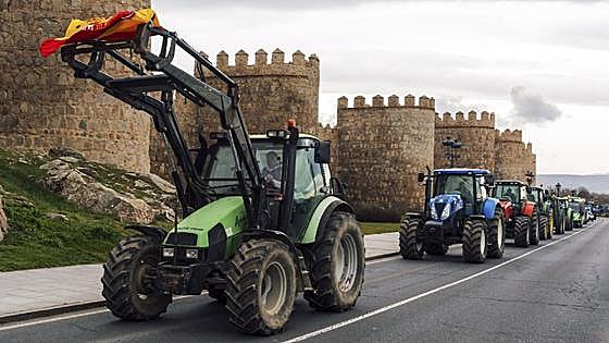 Ministers hope to keep goods moving as farmers' protest in Spain deepens