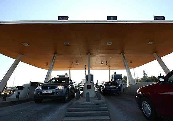 File image of toll booths on the AP-7 motorway on the Costa del Sol.