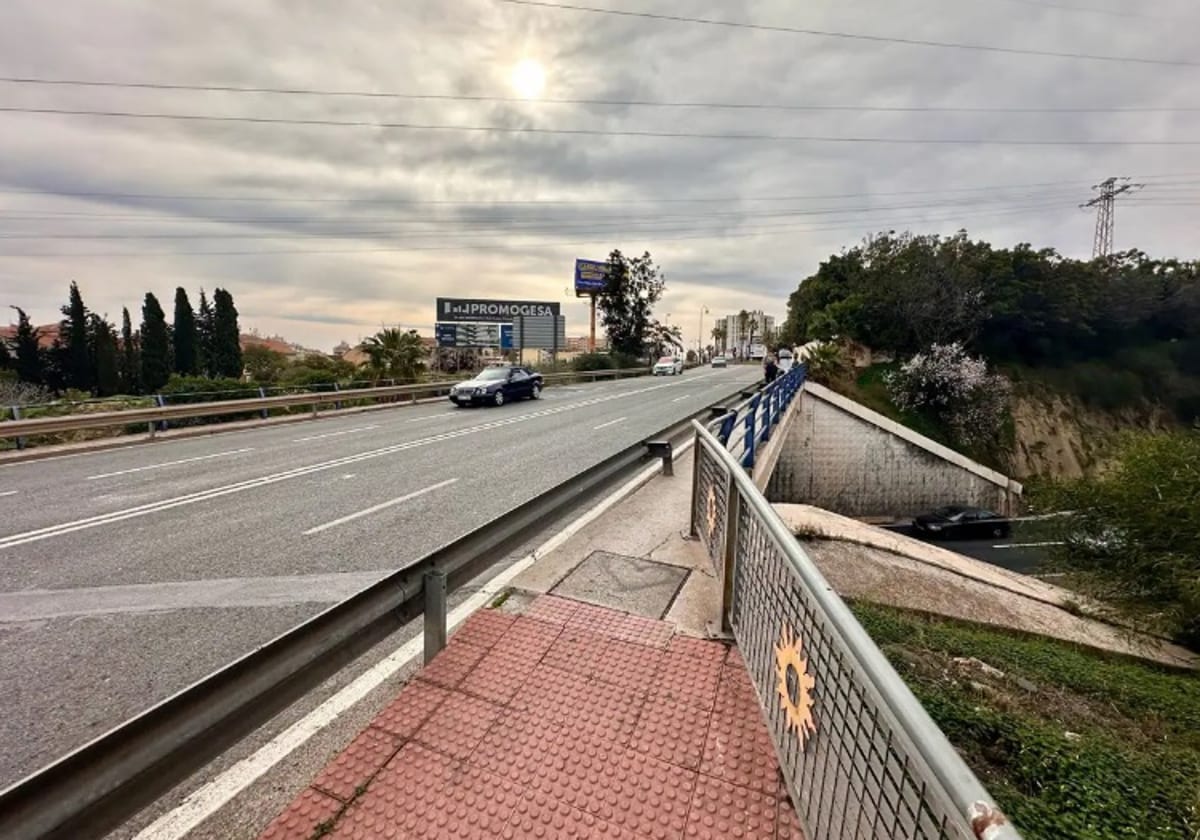 Work starts on new footbridges over A-7 that will give safer access to Fuengirola town centre