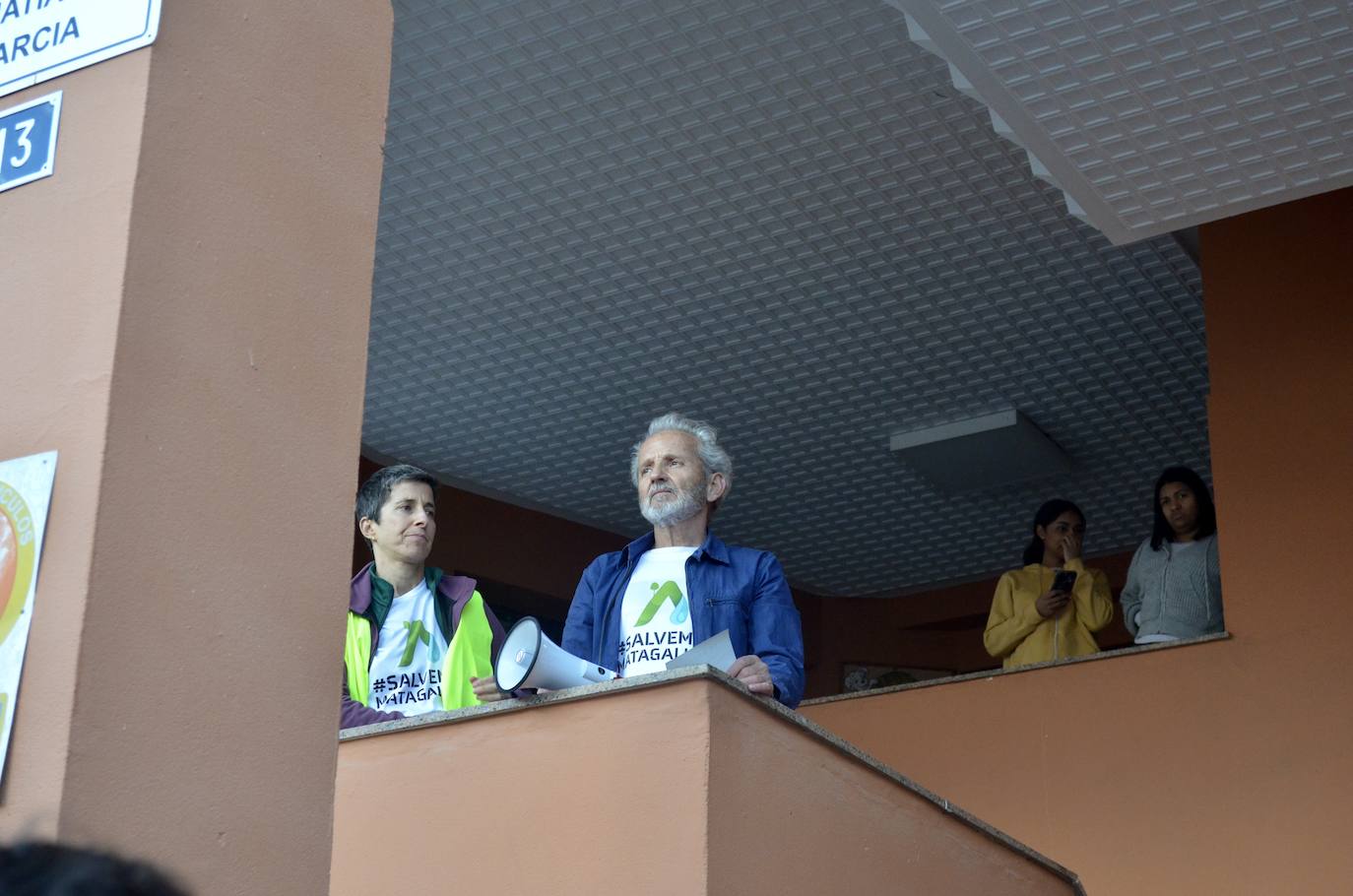 Thousands of residents take to the streets in Coín in bid to protect their water supply