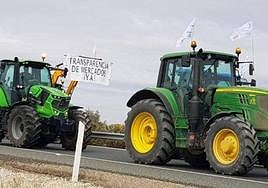 Where is traffic disruption expected today in the south of Spain due to the farmers' protests?