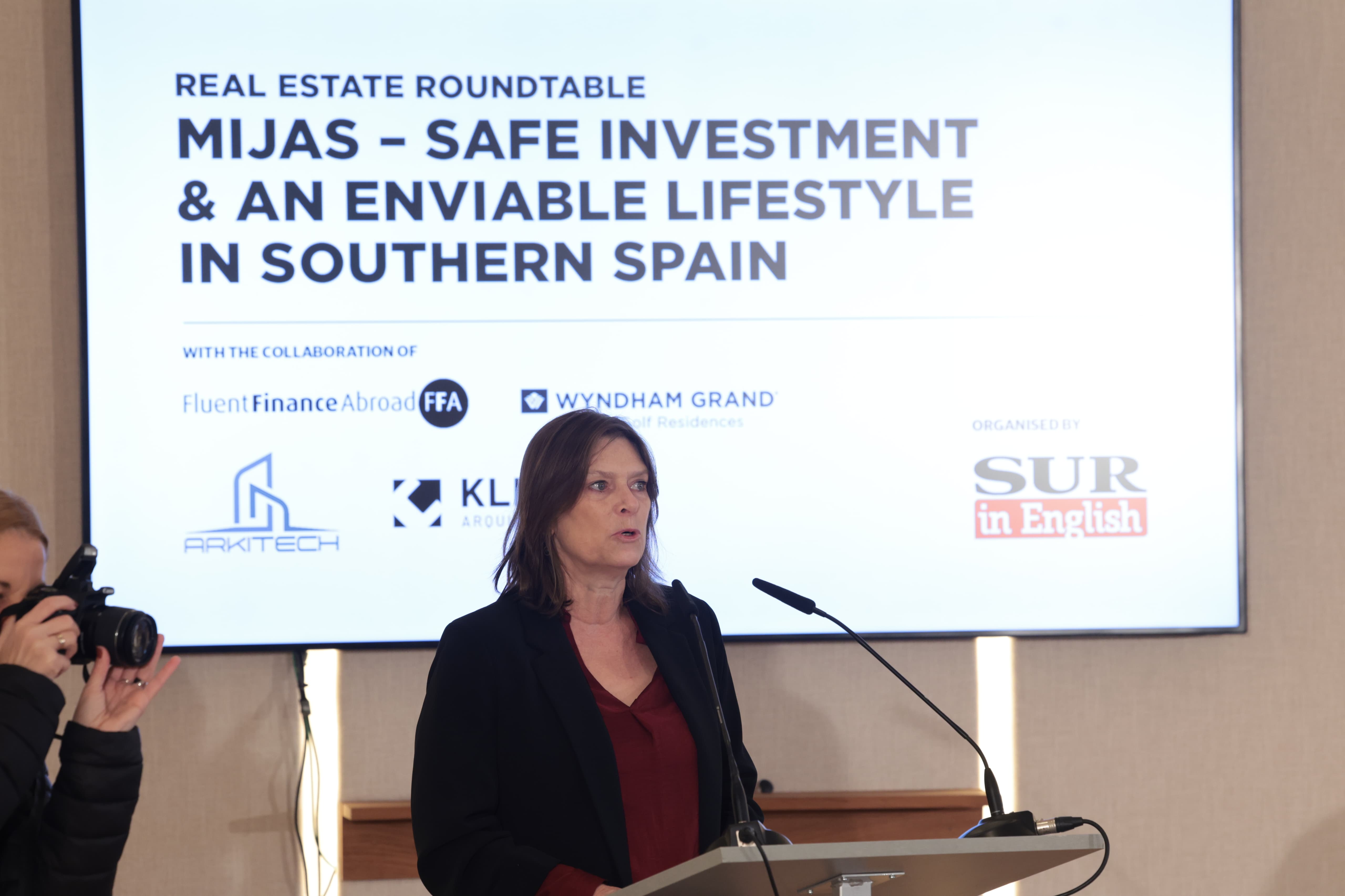 SUR in English real estate roundtable, in images