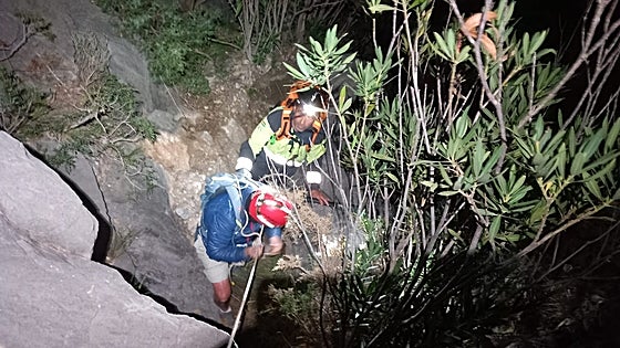 Firefighters rescue 76-year-old man who became disorientated while hiking in mountains near Marbella
