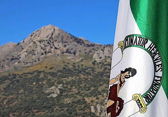 What is special about 28 February in Andalucía and why is it declared a public holiday?