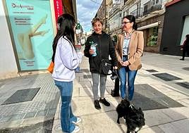 Vélez-Málaga's environment councillor Rocío Ruiz during the awareness campaign in January.