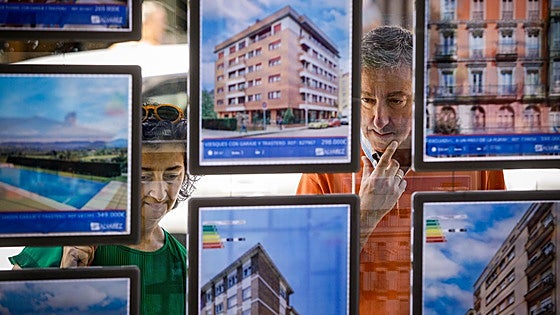 Heirs and foreigners: the profile of home buyers in Granada