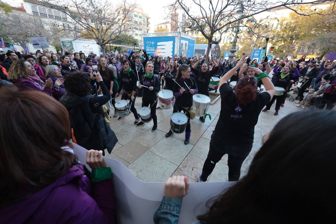 Thousands join massive women's day march in Malaga