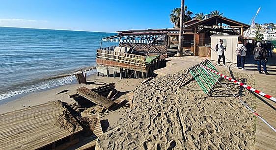 Urgent work under way to repair storm damage to Mijas beach before the Easter holidaymakers arrive