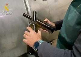 Police detect close to 20,000 falsely labelled bottles in major strike against counterfeiting of Malaga wines